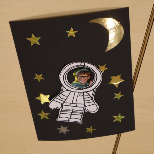 Bild mit einem Astronauten und Sternen