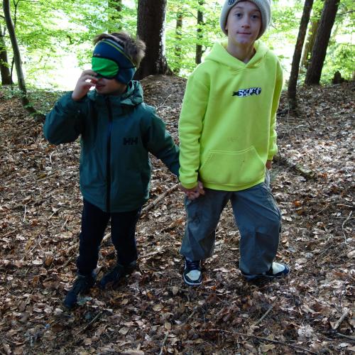 2 Buben im Wald