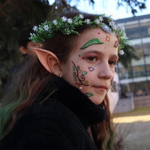 Kinder in Faschingskostümen