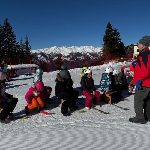Kindergruppe auf Piste
