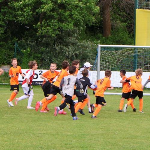 Kinder beim Fußball