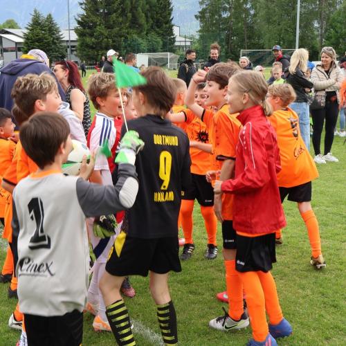 Kinder beim Fußball