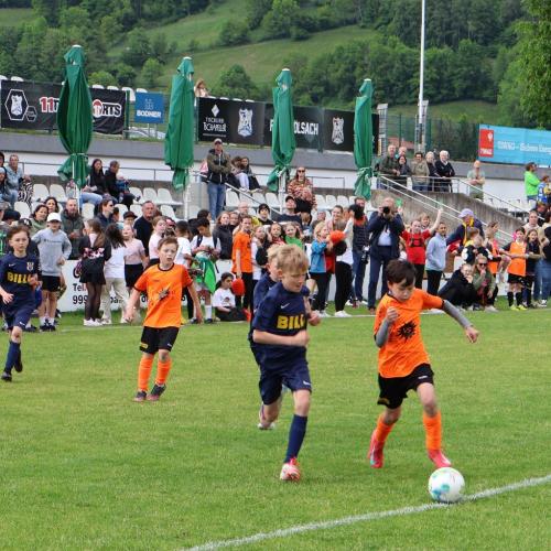 Kinder beim Fußball