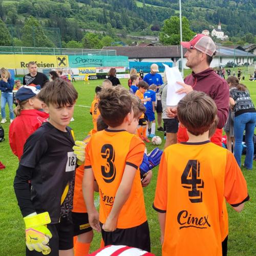 Kinder beim Fußball
