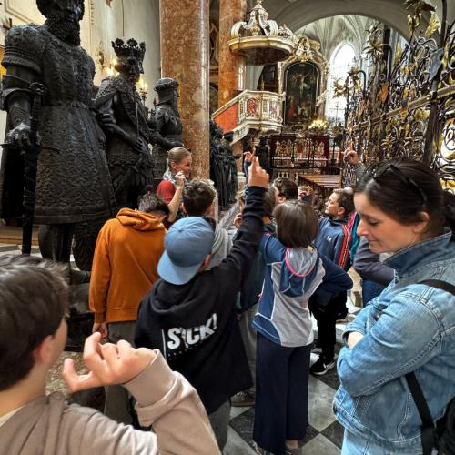 Kinder in Kirche