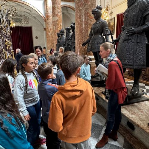 Kinder in Kirche
