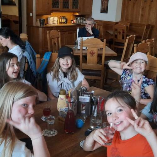 Kinder im Restaurant